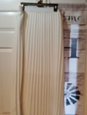 SHEIN White Pleated Maxi Skirt